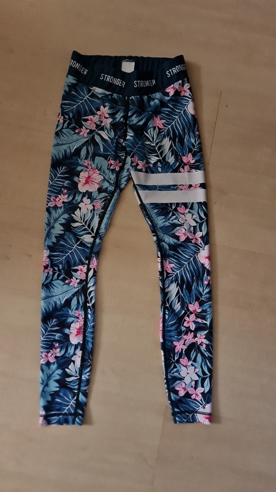 Stronger Legging Maat M - Zo goed als nieuw, Kleding | Dames, Sportkleding, Maat 38/40 (M), Meerkleurig, Ophalen of Verzenden