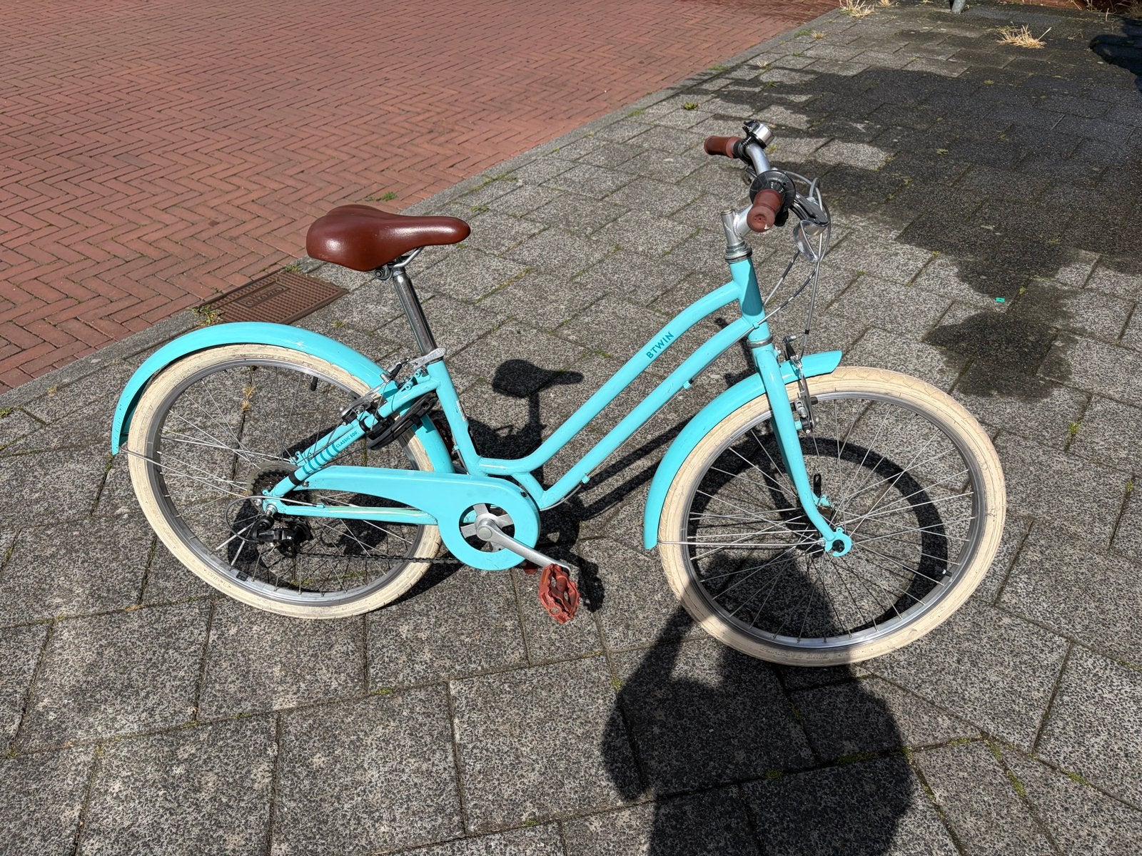 Btwin stadsfiets 24 inch, lichtblauw, met versnellingen, Gebruikt, Velgrem, Versnellingen, Minder dan 47 cm