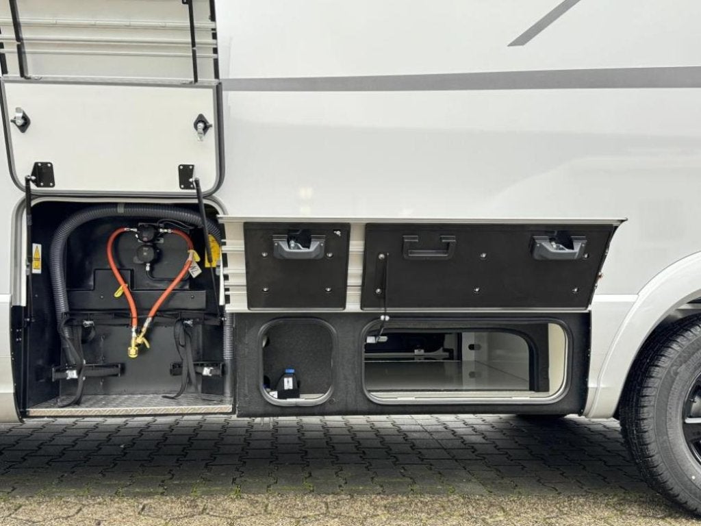 Hymer BML-T 780 - AUTOMAAT 9G -, Automaat, Luifel, Tot en met 2, Bedrijf