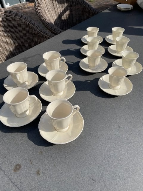 Wedgewood Queens shape, Klassiek, Ophalen of Verzenden, Zo goed als nieuw, Kop(pen) en/of Schotel(s)
