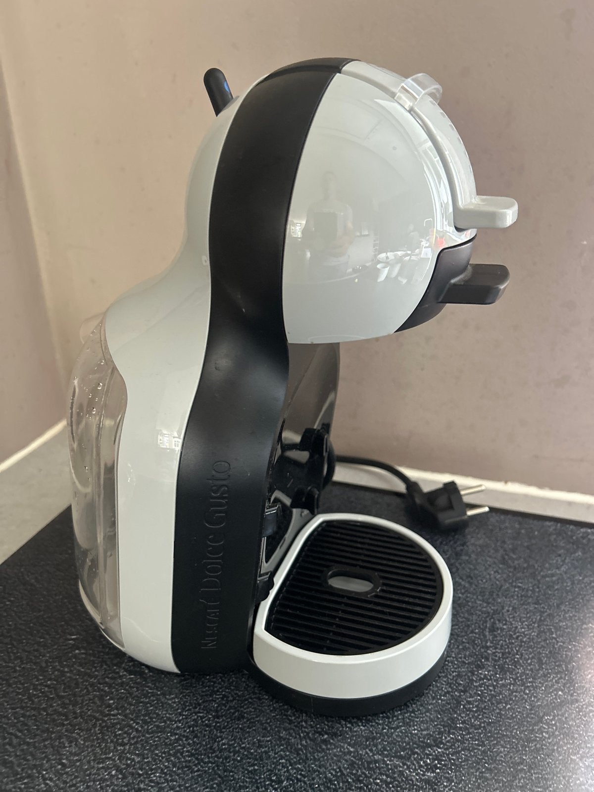Nescafé Dolce Gusto Piccolo XS vrijwel ongebruikt met 25 cap, Koffiemachine, Ophalen of Verzenden, Zo goed als nieuw, 1 kopje