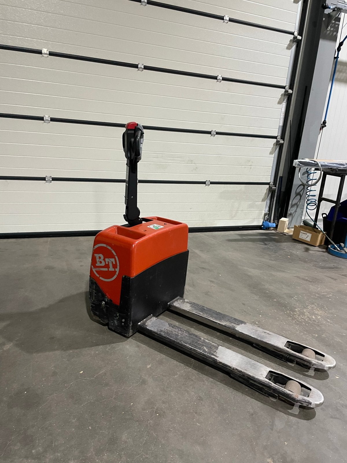 BT LWE130 Palletwagen, Ophalen