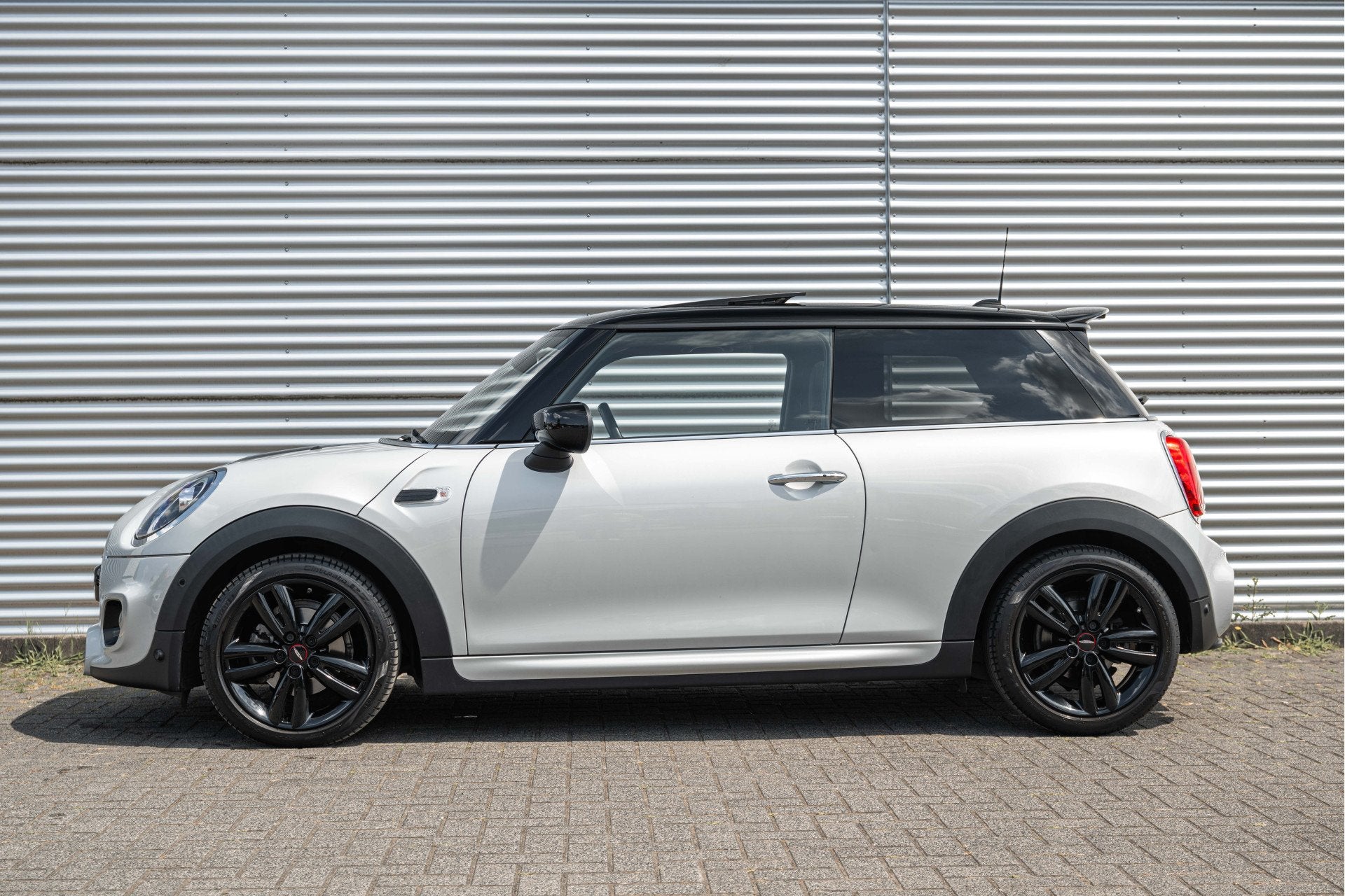 MINI Hatchback Cooper John Cooper Works / Panoramadak / JCW, Voorwielaandrijving, 12 maanden, Gebruikt, 4 stoelen