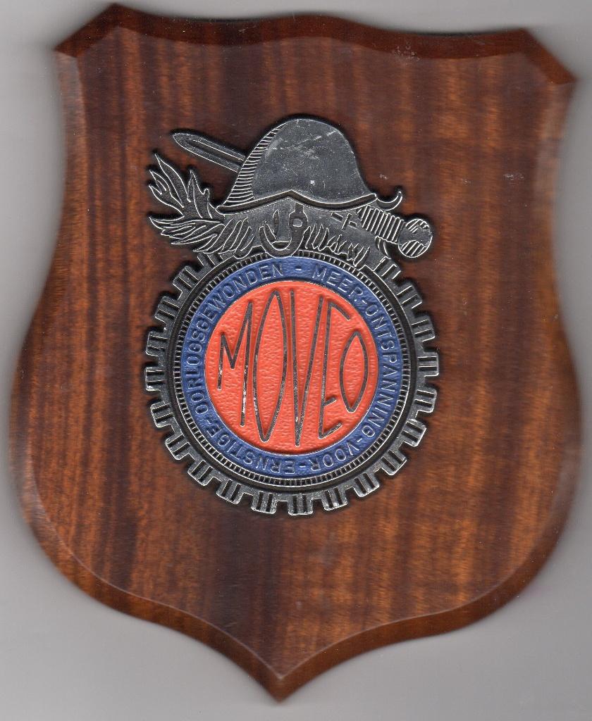 Schild moveo meer ontspanning voor ernstige oorlogs gewonden, Ophalen of Verzenden, Landmacht, Nederland, Embleem of Badge
