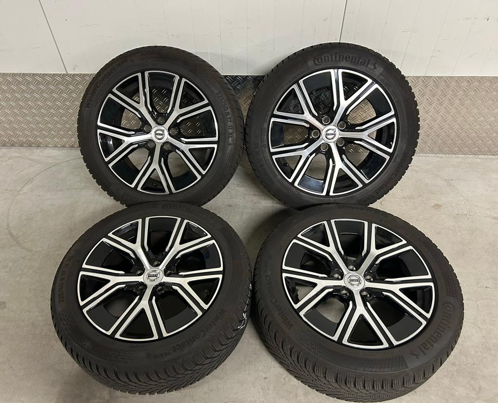 Volvo V40 S40 V60 S60 17 inch Continental winter 2023 ZGAN, Ophalen, Gebruikt, Banden en Velgen, 17 inch