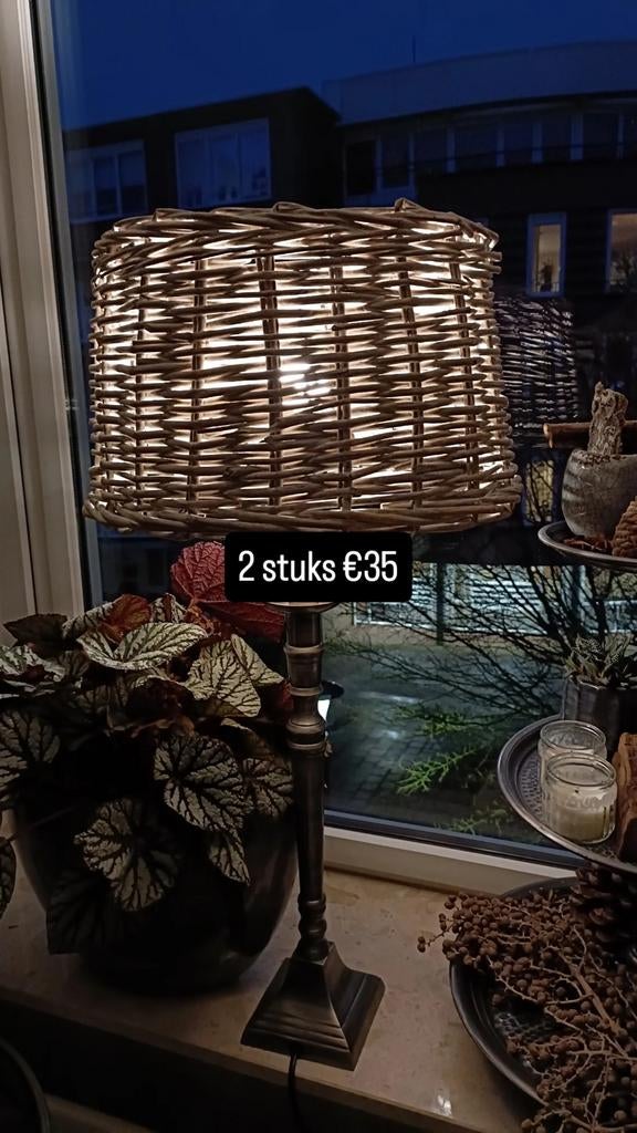 2 dezelfde lampen met rieten kap, Ophalen, 50 tot 75 cm, Overige materialen, Zo goed als nieuw