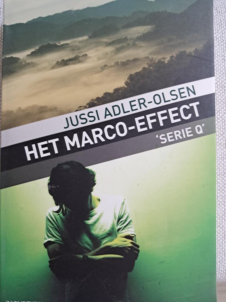 Jussi Adler-Olsen - Het Marco effect, Ophalen of Verzenden, Zo goed als nieuw, Jussi Adler-Olsen