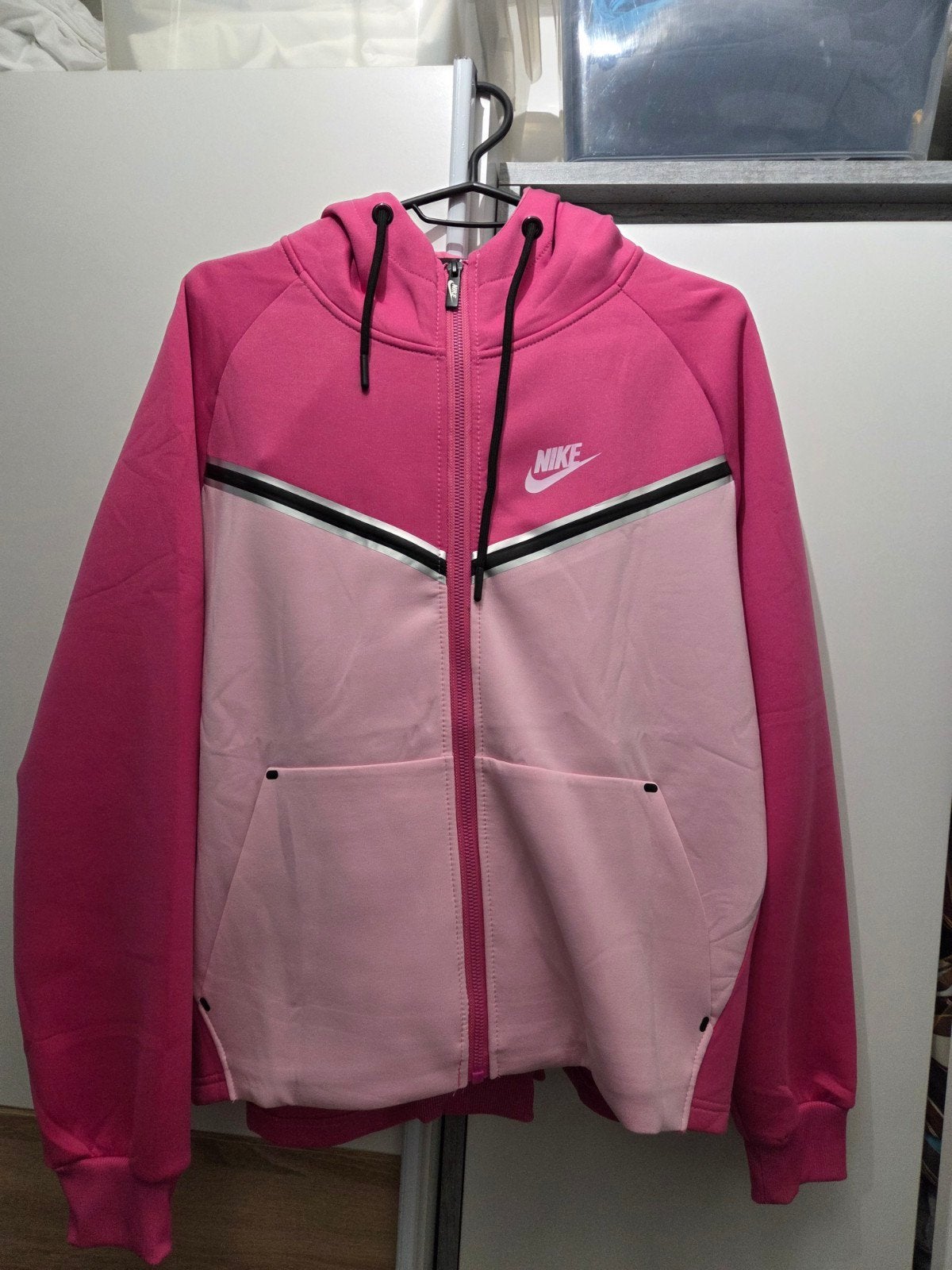Nike Pak S - Roze Trainingspak, Kleding | Dames, Overige Dameskleding, Nieuw, Ophalen