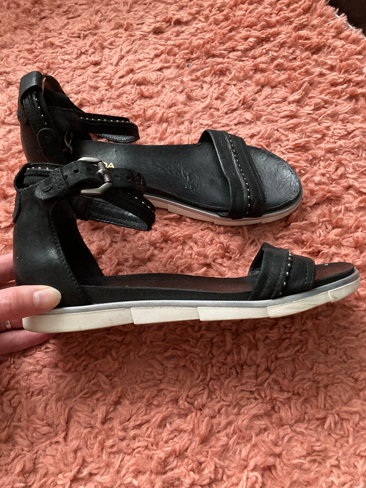 Omoda prachtige leren sandaal heel goed!, Ophalen of Verzenden, Zo goed als nieuw, Sandalen of Muiltjes