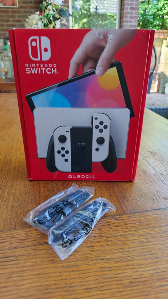 Nintendo Switch OLED (Wit) met accessoires en doos, Ophalen, Zo goed als nieuw, Switch OLED