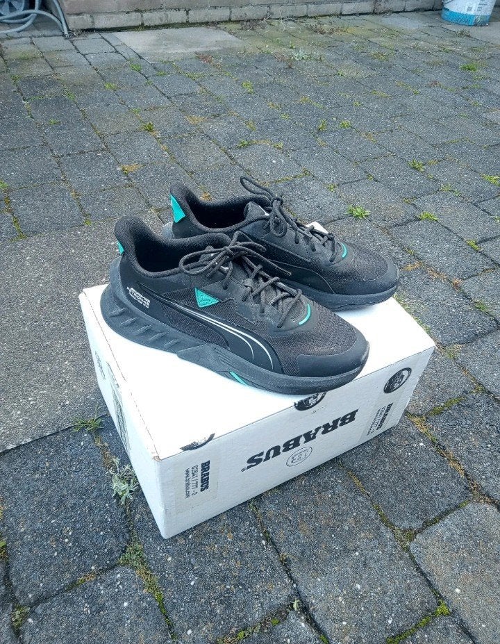 Puma Mercedes AMG Petronas Formula One Sneakers (maat 42), Puma, Zwart, Ophalen of Verzenden, Sneakers of Gympen