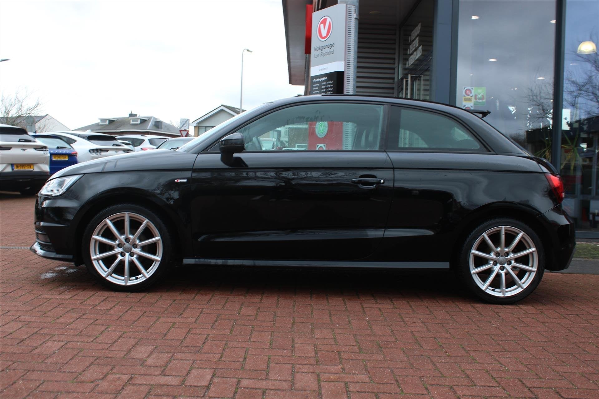 AUDI A1 1.0 TFSI *Sport* | Navigatie | Cruise & Climate Cont, Auto's, Audi, Voorwielaandrijving, 95 pk, 4 stoelen, Leder en Stof