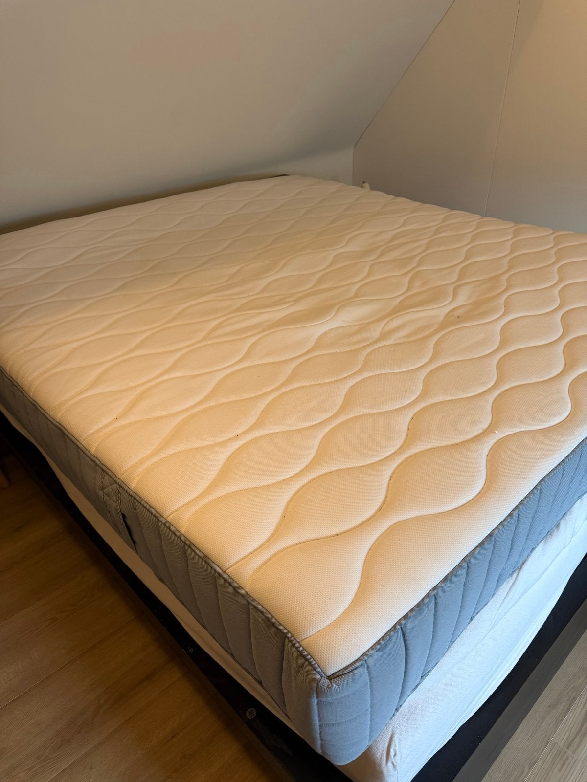 IKEA Matras 180x200 cm - Zo goed als nieuw, Ophalen, Tweepersoons, Zo goed als nieuw, Matras