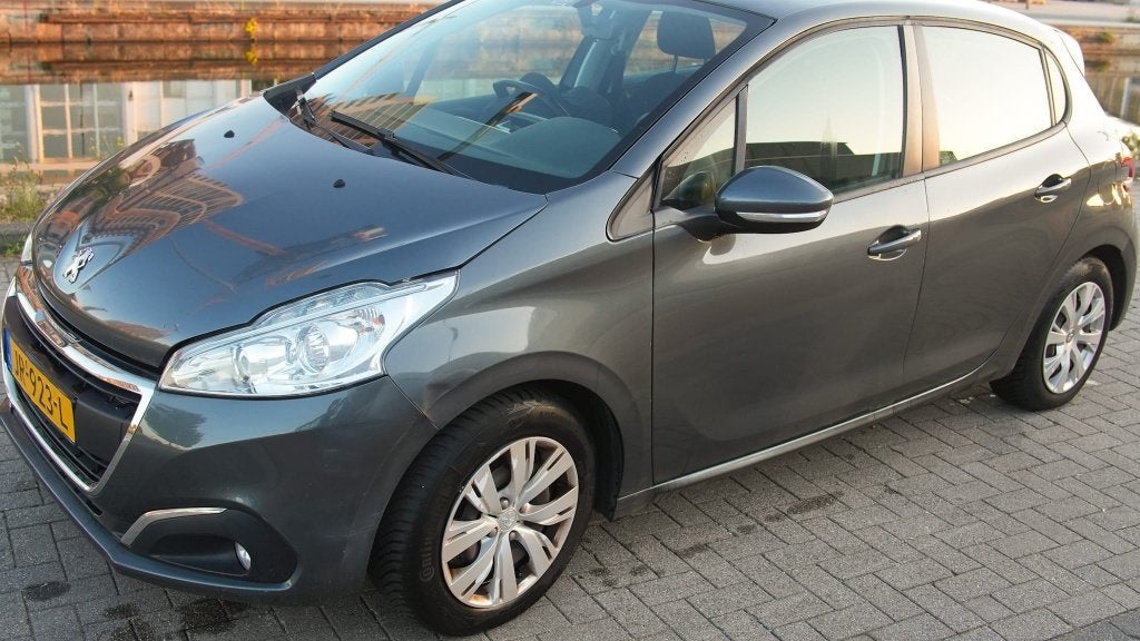 Peugeot 208 1.2 VTI 60KW/82PK 5-D 2016 Grijs, Voorwielaandrijving, Stof, 1199 cc, 23 km/l
