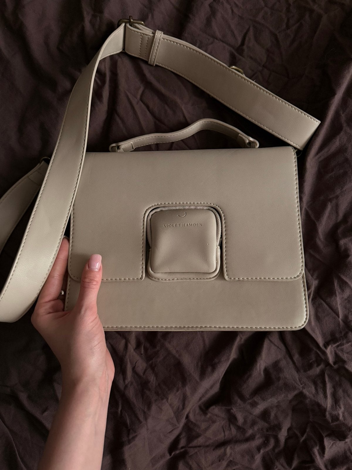 Stijlvolle beige tas van Violet Hamden – Zo goed als nieuw, Sieraden, Tassen en Uiterlijk, Ophalen of Verzenden, Zo goed als nieuw