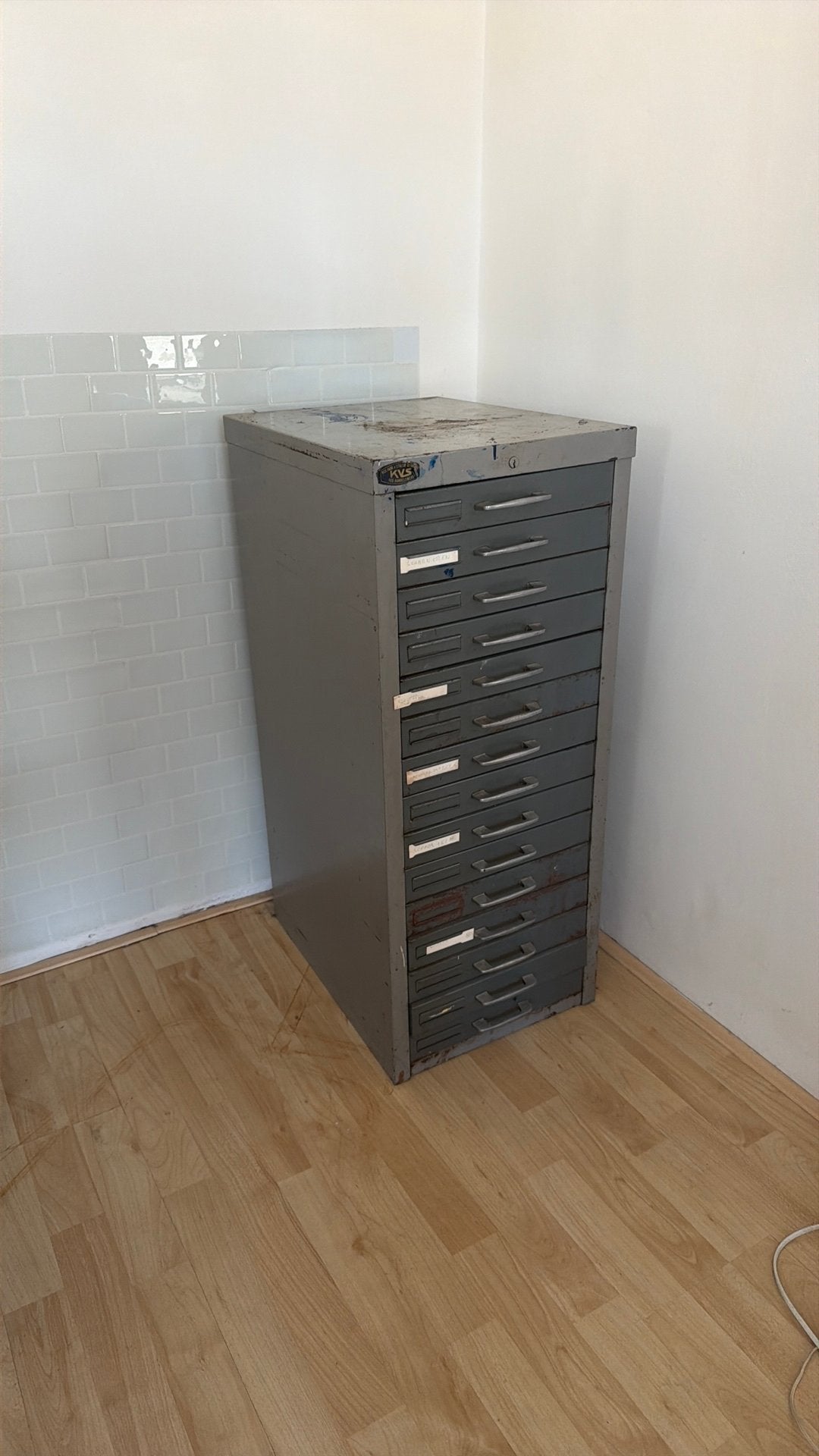 Vintage industriële metalen ladekast – archiefkast, Huis en Inrichting, Kasten | Roldeurkasten en Archiefkasten, Ophalen of Verzenden