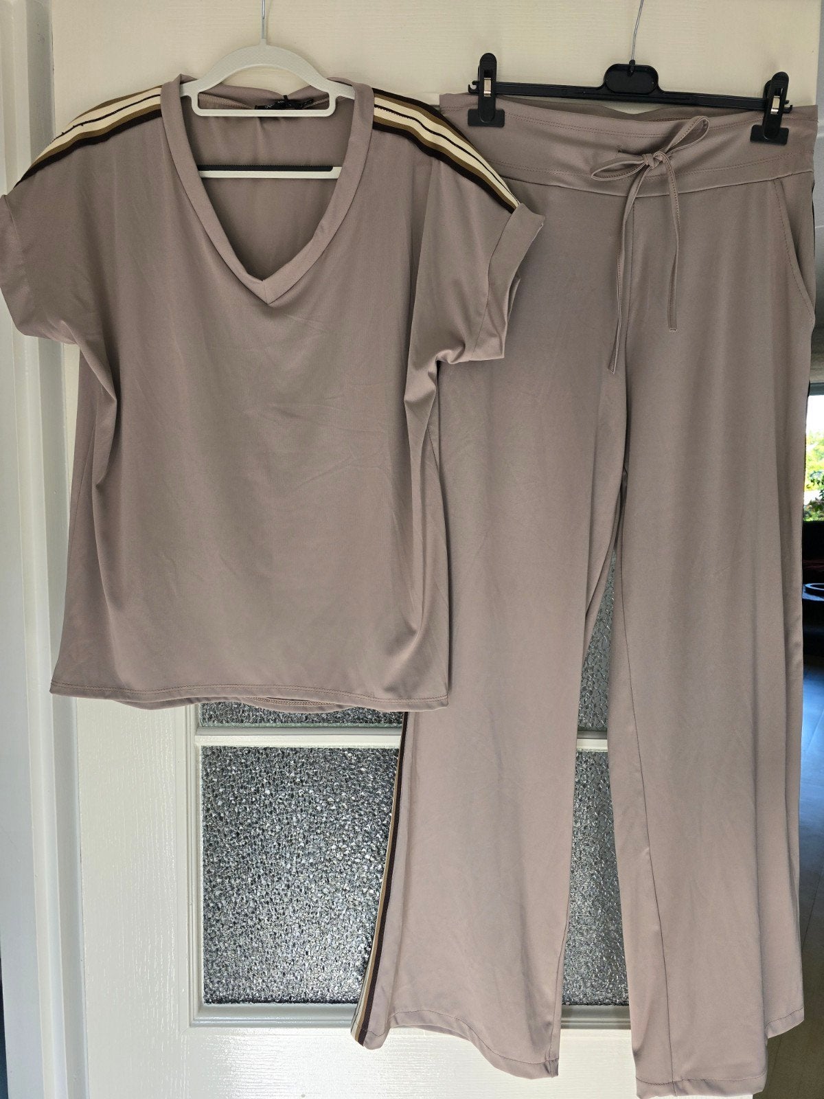 nieuw 2delig set taupe ml tm 42, Ophalen of Verzenden, Nieuw, Maat 42/44 (L), Bruin