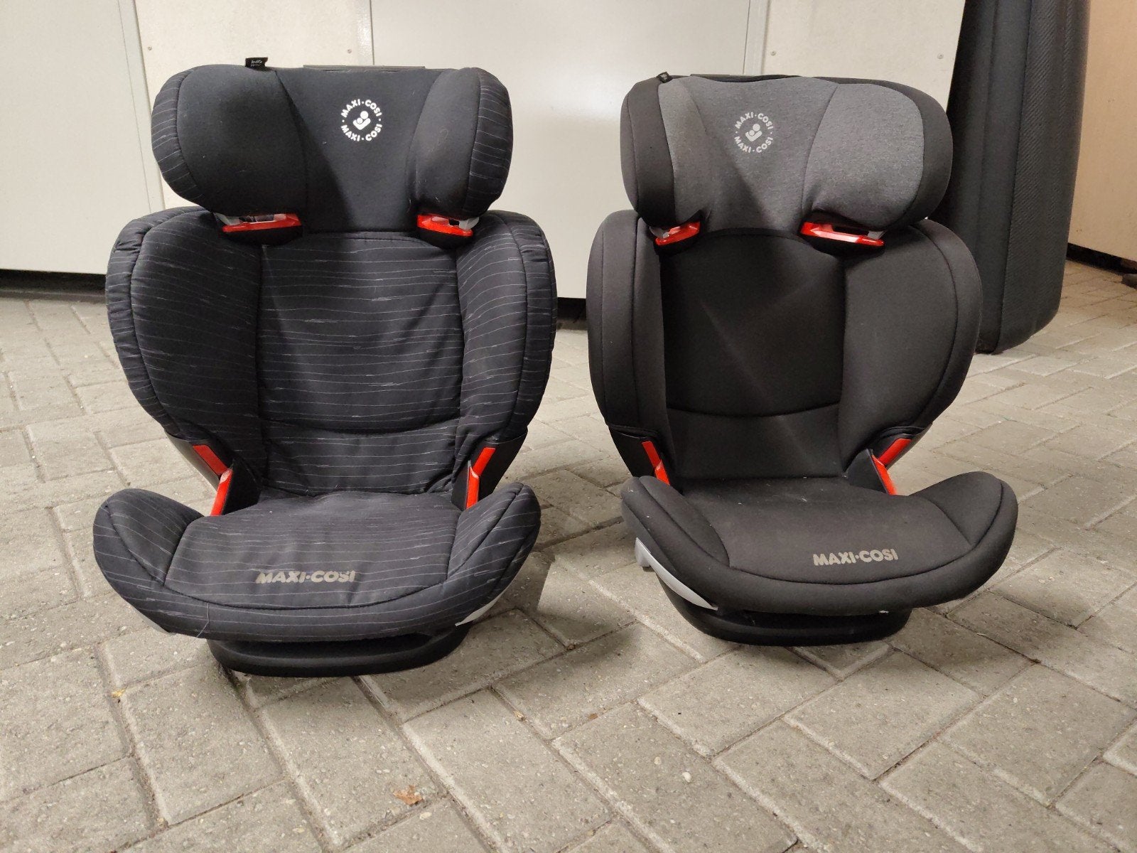 Twee Maxi-Cosi Rodifix kinderzitjes - Zo goed als nieuw, Ophalen, 15 t/m 36 kg, Zo goed als nieuw, Isofix