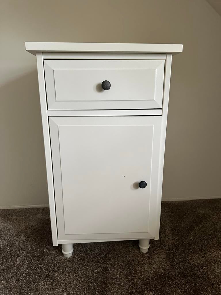 IKEA HEMNES Nachtkastje - wit, Huis en Inrichting, Slaapkamer | Nachtkastjes, Ophalen, Gebruikt, Minder dan 45 cm, 70 cm of meer