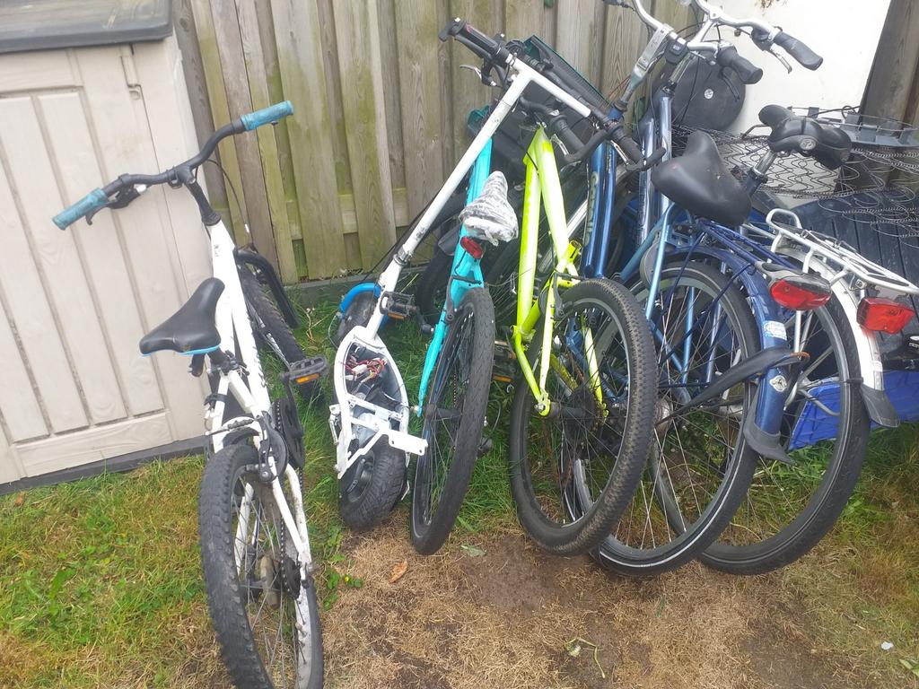Opknap fietsen  en kapotte step misschien voor onderdelen, Fietsen en Brommers, Ophalen, Gebruikt, Overige merken