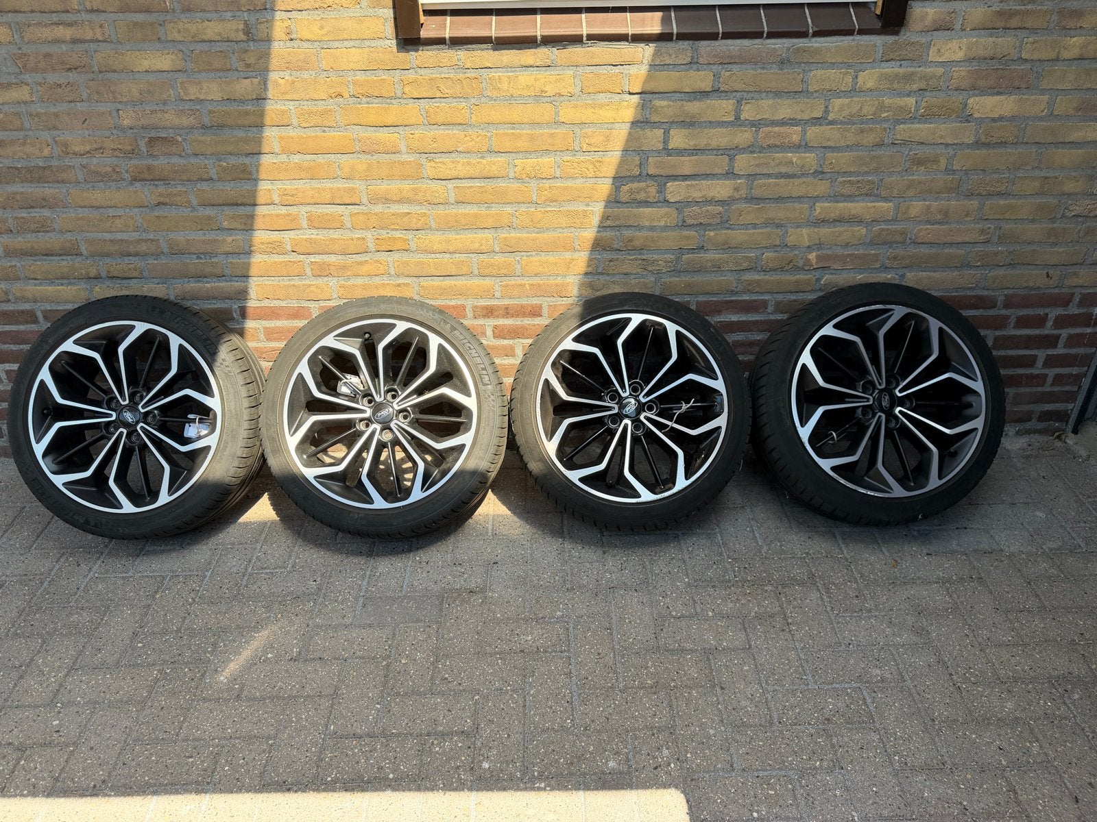 Ford Focus ST-Line velgen met TPMS, banden 235/40 R18 95W, Auto-onderdelen, Banden en Velgen, Ophalen, 18 inch, Gebruikt, Banden en Velgen