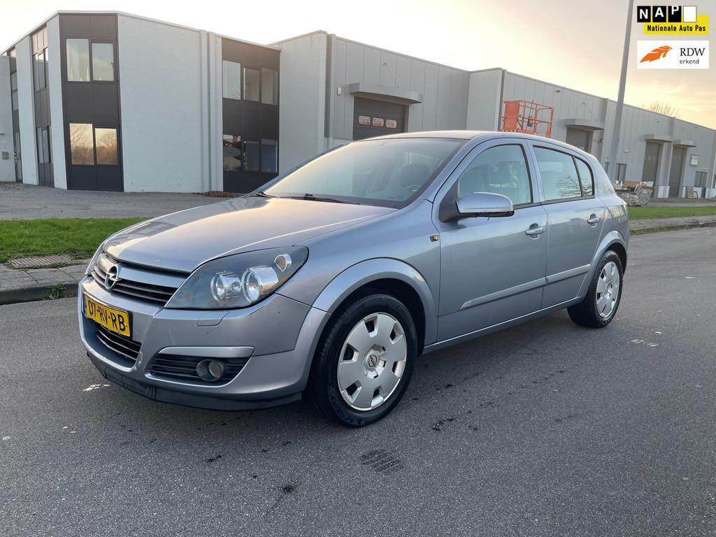 Opel Astra 1.6 Enjoy BJ 2005 AIRCO trekhaak, Voorwielaandrijving, Gebruikt, 4 cilinders, 1165 kg