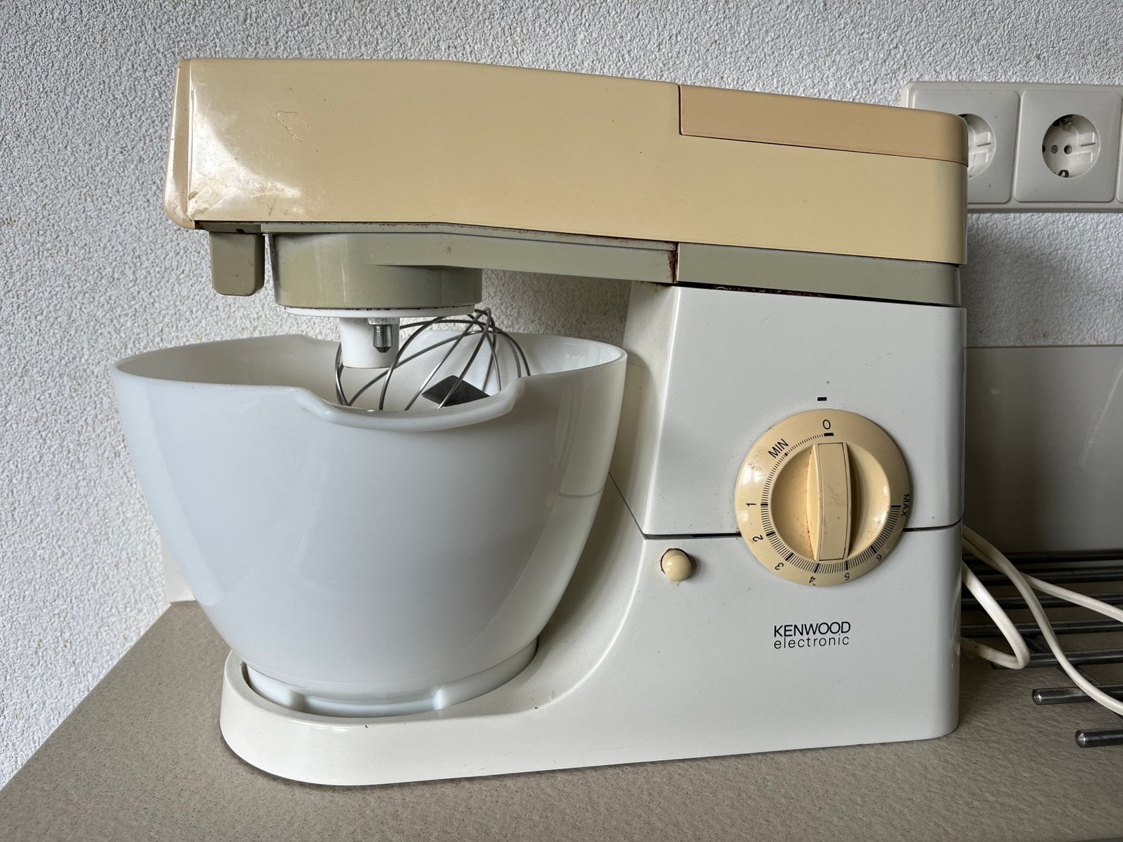Kenwood keukenmachine met veel accessoires, Witgoed en Apparatuur, 4 liter of meer, Ophalen, Gebruikt, 3 snelheden of meer