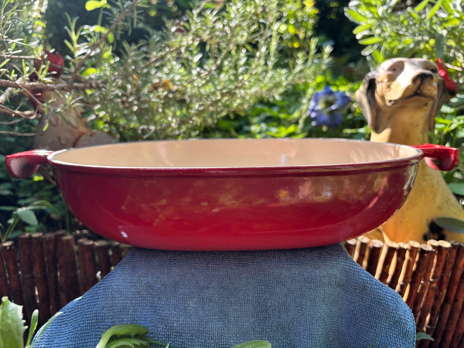 Le Creuset gietijzeren ovenschaal 33 cm Enzo Mari, Gebruikt, Gietijzer, Overige typen, Met handvatten