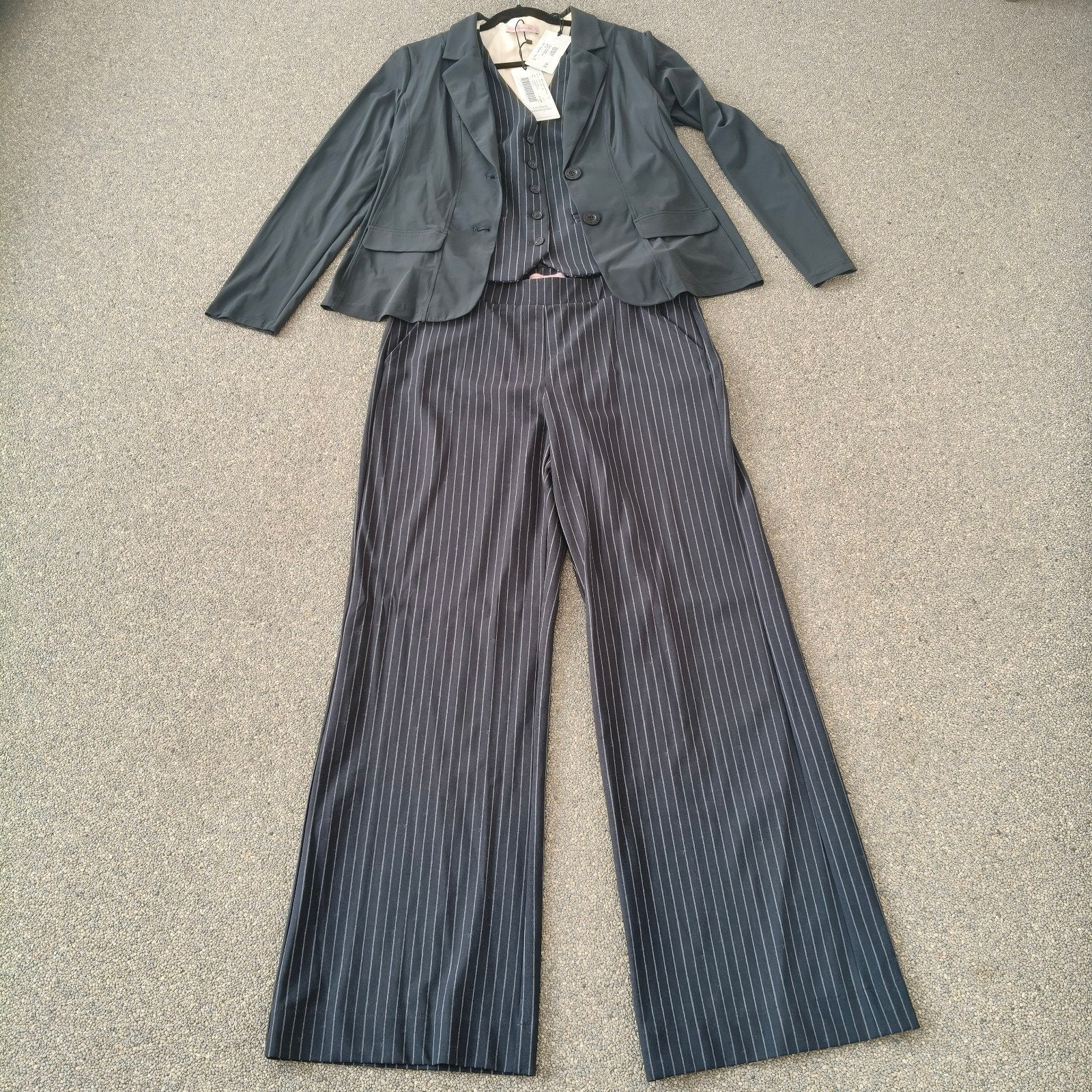 Studio Anneloes travelstof pinstripe pak XL/L zgan/nieuw, Kostuum of Pak, Studio Anneloes, Verzenden, Maat 46/48 (XL) of groter