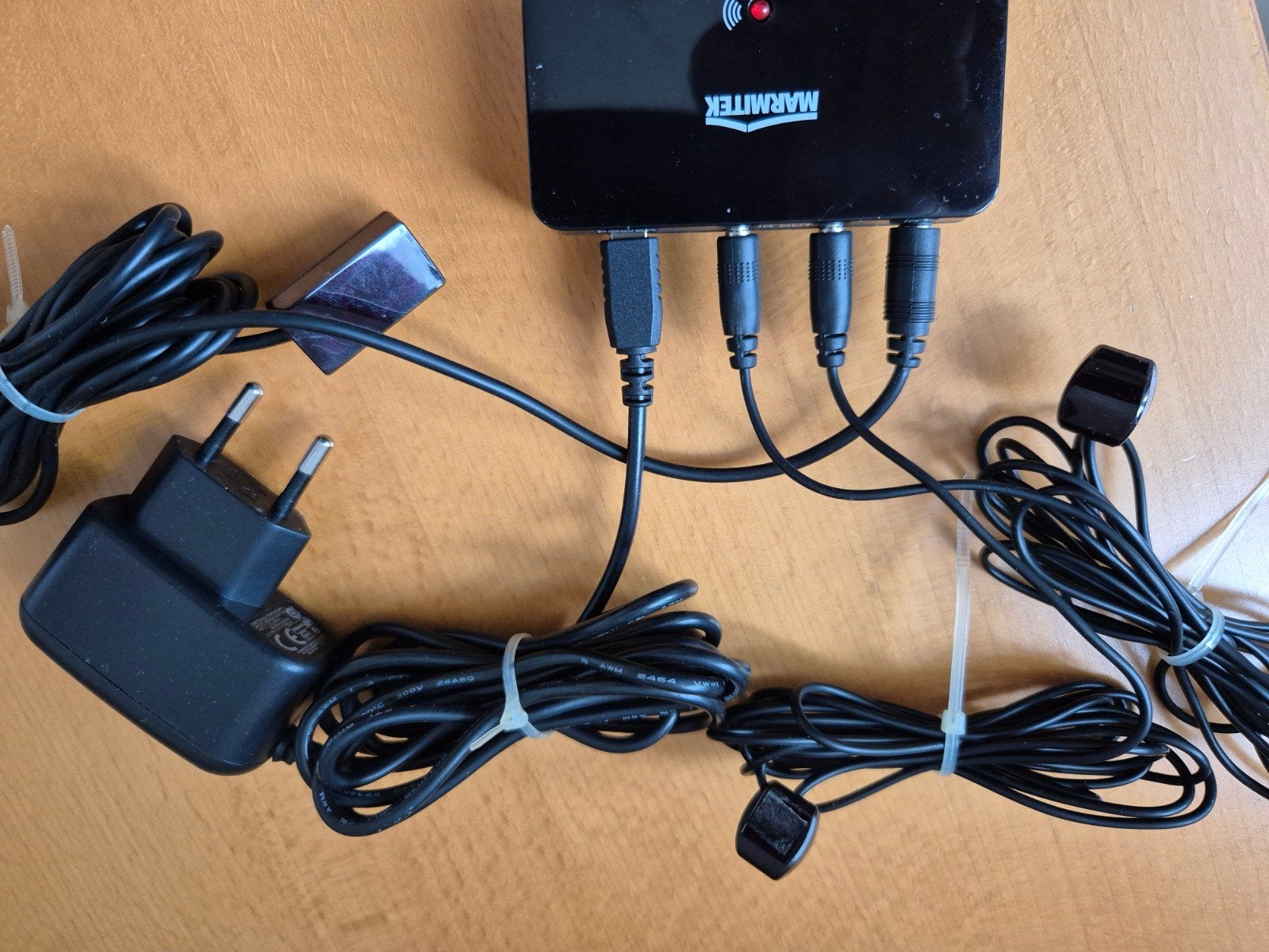 Marmitek IR Control Systeem - Afstandsbediening Extender, Ophalen of Verzenden, Zo goed als nieuw, Minder dan 2 meter, Overige kabels