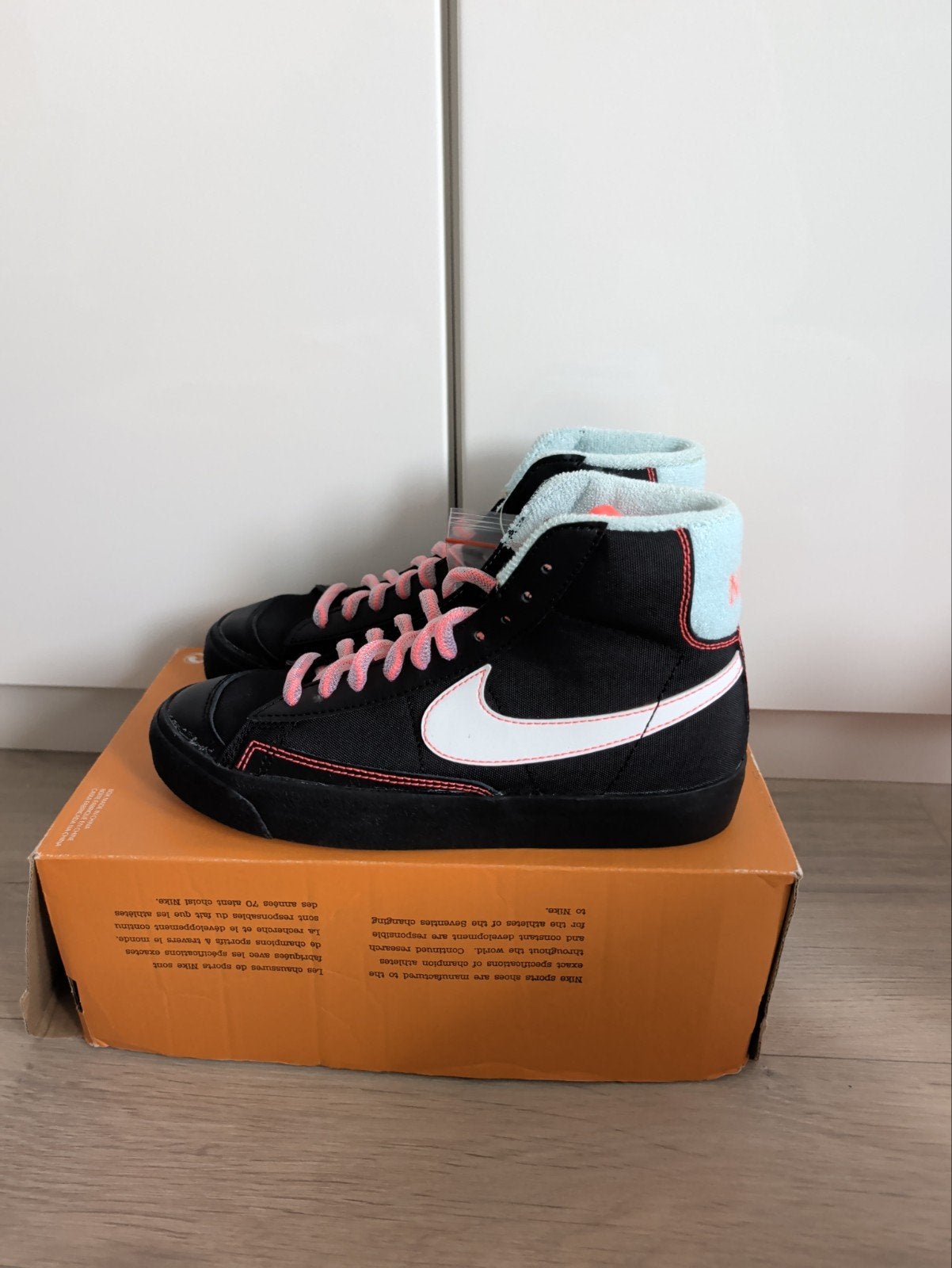 Nieuwe Nike Blazer Mid '77 SE Dames Sneakers Maat 36, Ophalen, Zwart, Nike, Nieuw