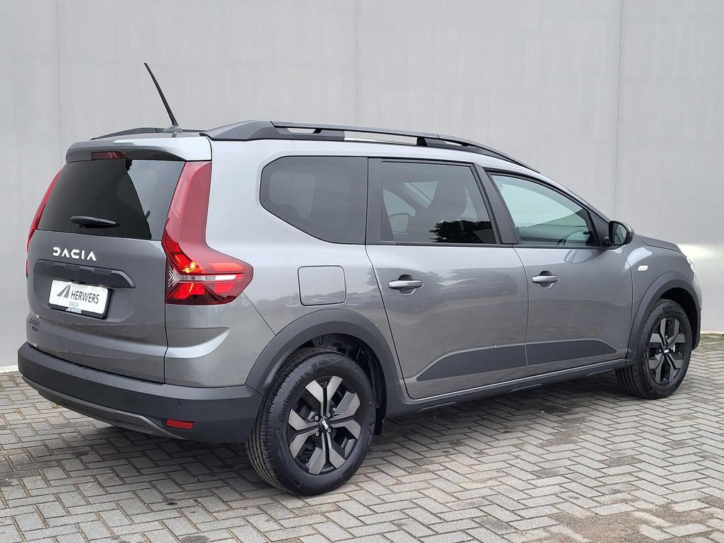 Dacia Jogger 1.6 Hybrid 140 Expression 7p / Stoelverwarming, Auto's, Dacia, Gebruikt, 4 cilinders, 7 stoelen, Bedrijf