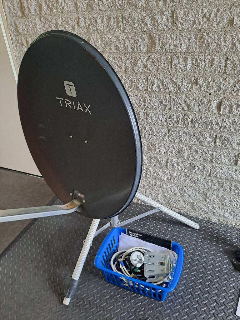 tv schotel  professionele  satmeter en  wifi camp 3, Ophalen, Zo goed als nieuw