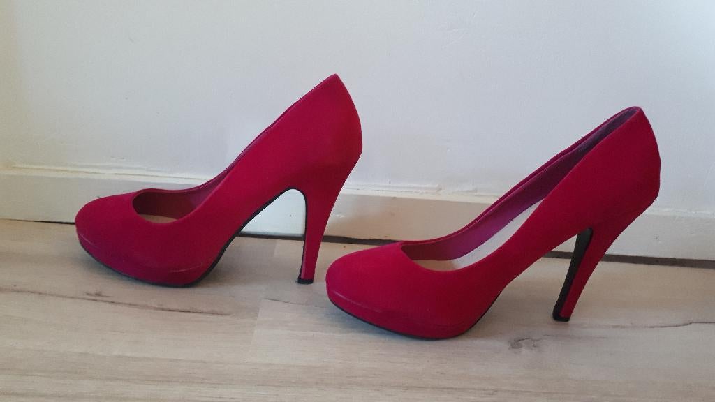 Pumps fuchsia maat 39, Kleding | Dames, Schoenen, Pumps, Ophalen of Verzenden, Zo goed als nieuw, Roze