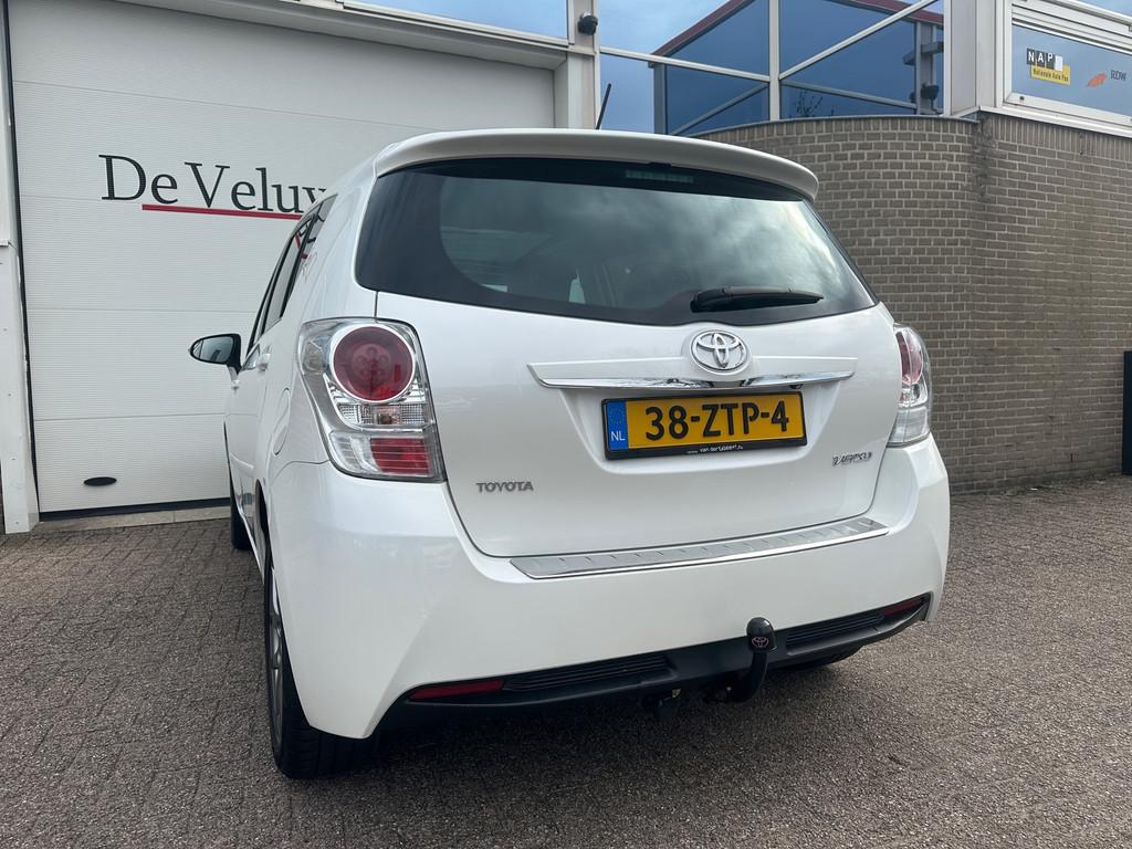 Toyota Verso 1.8 VVT-i Business|Trekhaak|Cruise|Pano dak|, Auto's, Toyota, Voorwielaandrijving, Gebruikt, 4 cilinders, Wit