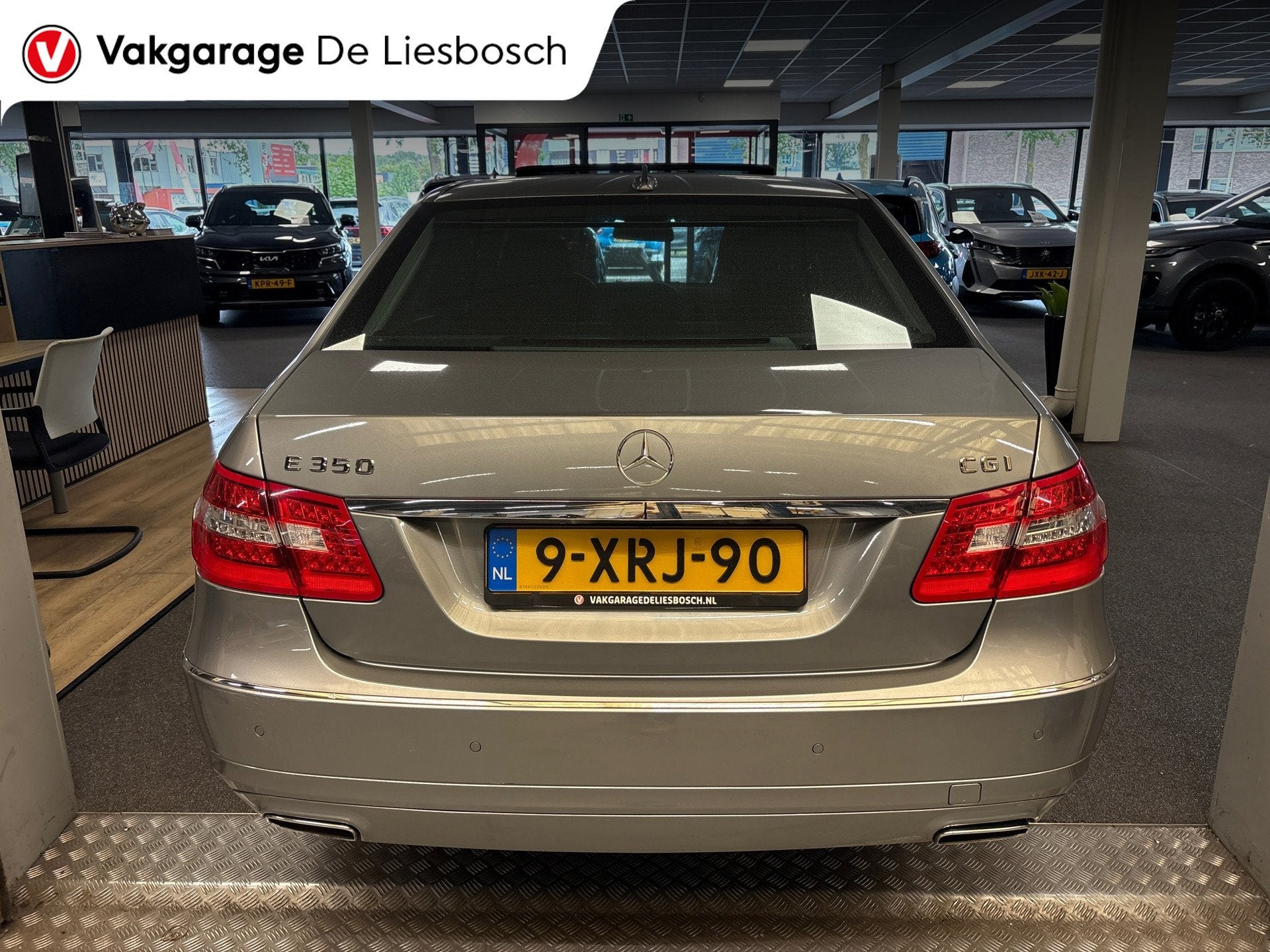 Mercedes-Benz E-klasse 350 CGI Avantgarde,navi,leer,dak,afn, Auto's, Mercedes-Benz, Automaat, Euro 5, Achterwielaandrijving, Gebruikt