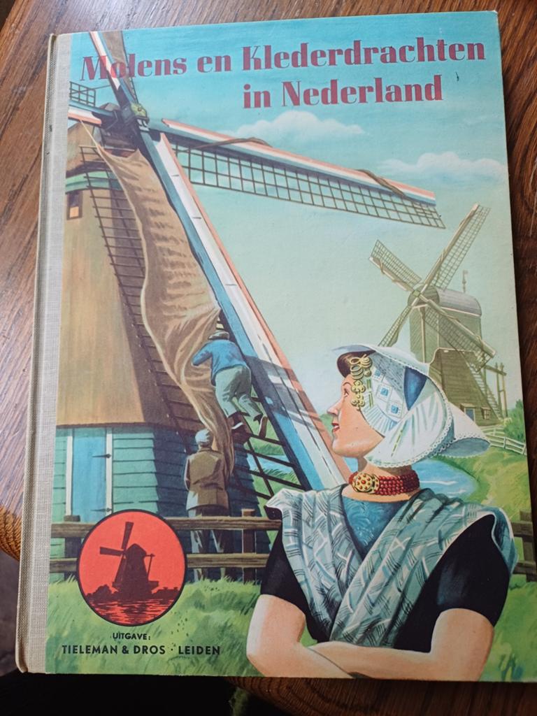 L6 Molens en Klederdrachten in Nederland - Tieleman & Dros, Ophalen of Verzenden, Gelezen, Diverse auteurs (H.B.E. van Wermeskerken, Mej. M.A. Hilkemeijer)