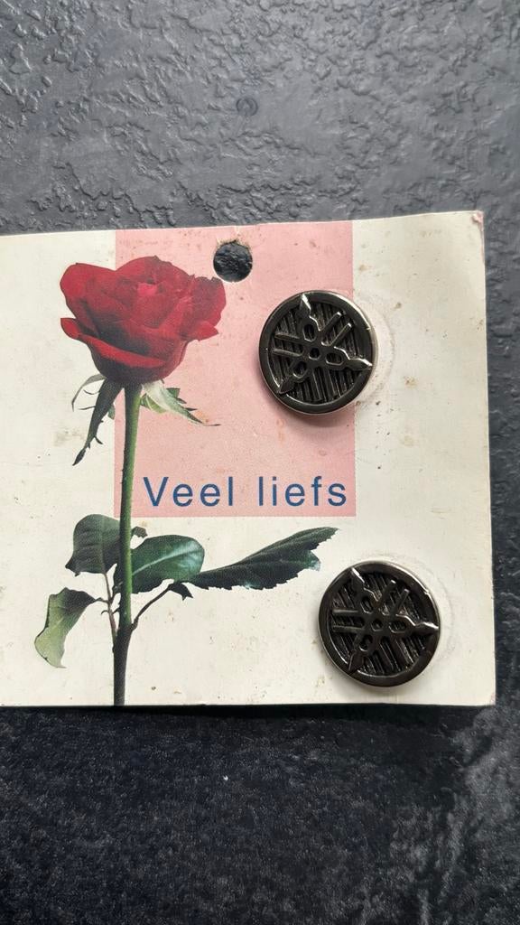 Yamaha Speldjes - Set van 2, Ophalen of Verzenden, Zo goed als nieuw, Merk, Speldje of Pin