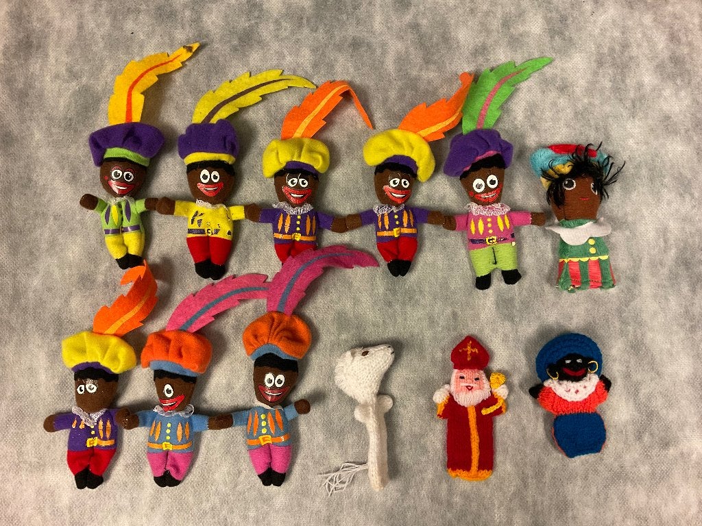 Zwarte Pietjes met Mageetjes  2 zijn er minder goed + andere, Ophalen, Gebruikt