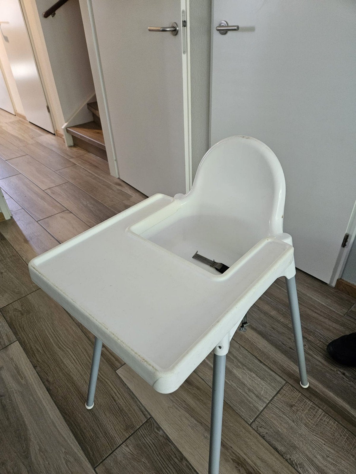IKEA Antilop kinderstoel met blad en gordel, Kinderen en Baby's, Kinderstoelen, Ophalen, Gebruikt, Overige typen, Gordel(s)
