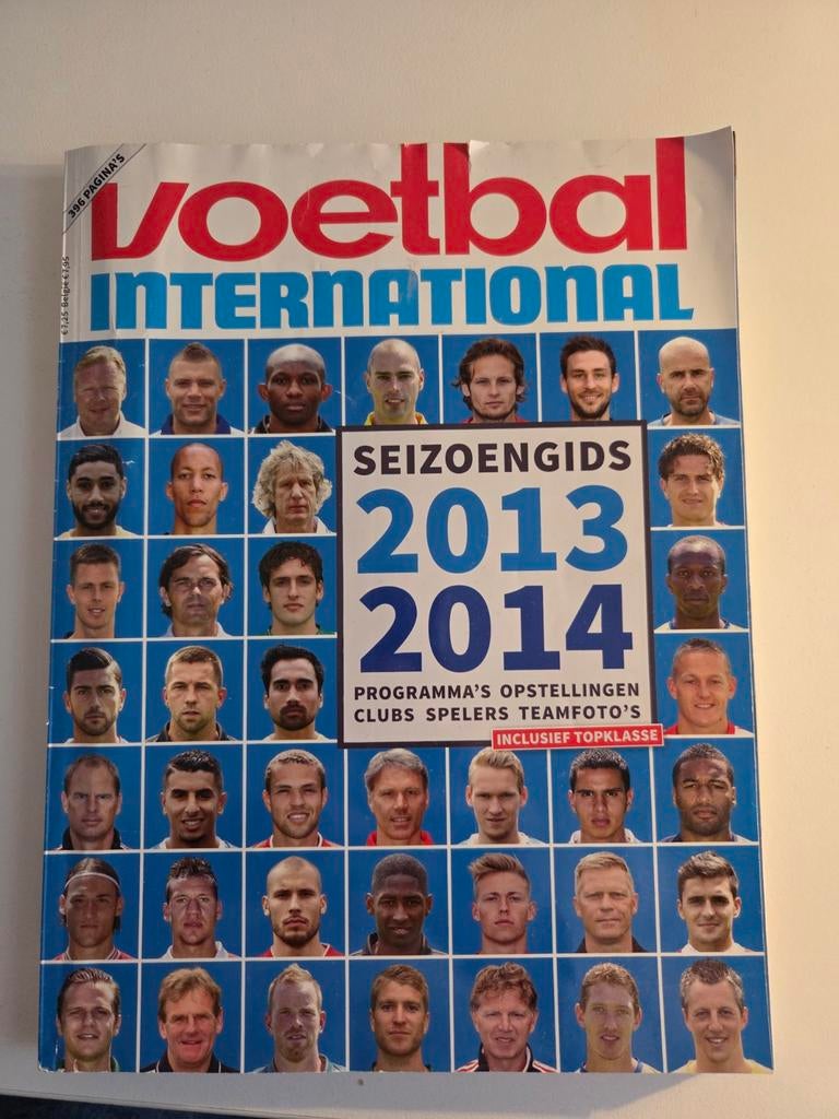 Voetbal International Seizoengids 2013/2014, Verzamelen, Sportartikelen en Voetbal, Ophalen of Verzenden