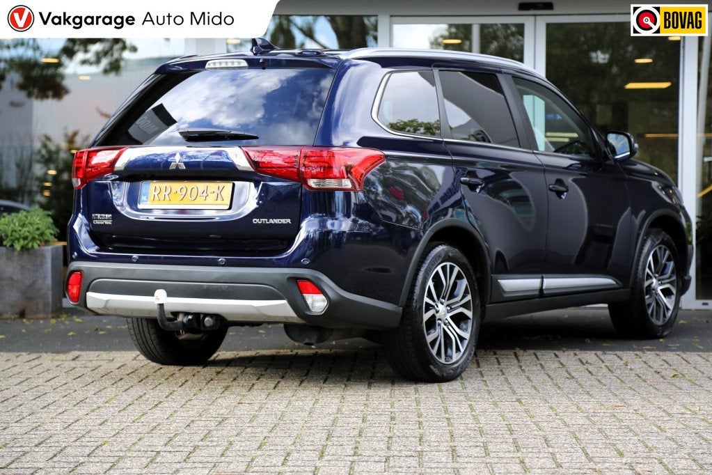 Mitsubishi Outlander 2.0 Connect Pro | Trekhaak | 1e eigenaa, Auto's, 4 cilinders, Blauw, Origineel Nederlands, 1600 kg