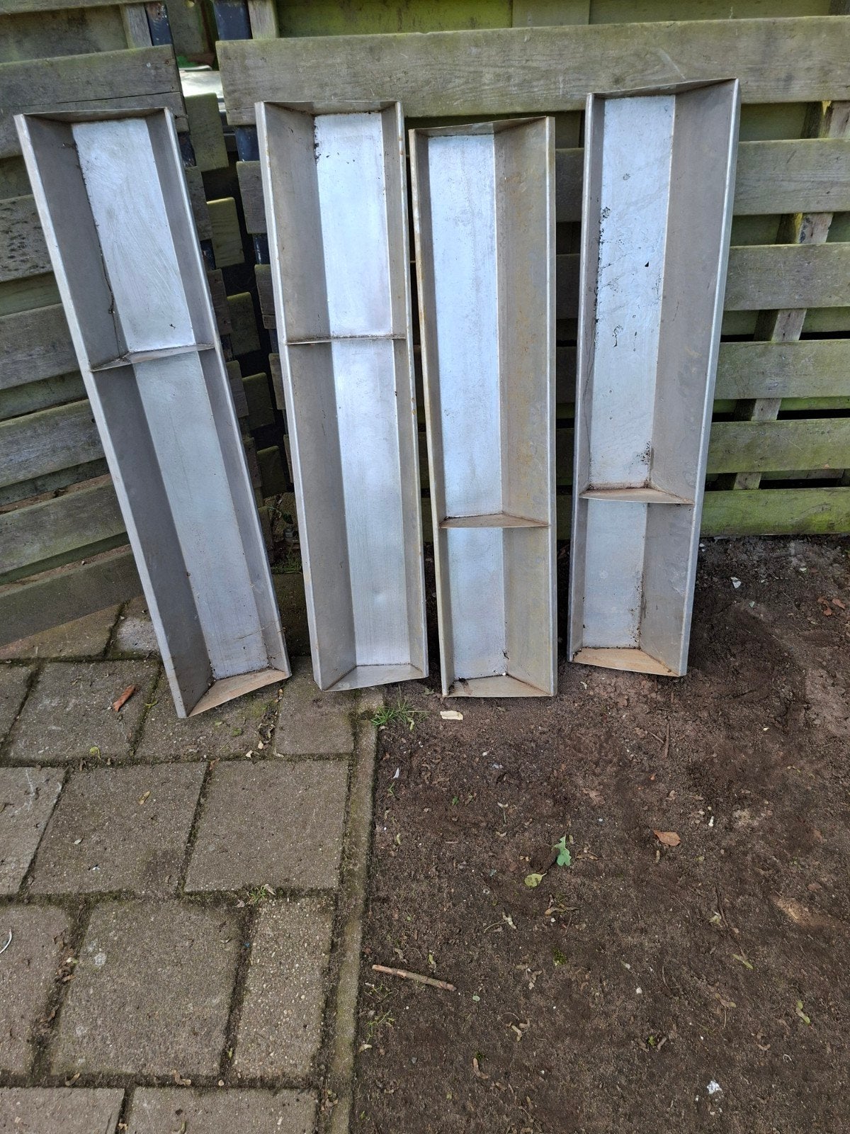 Voederbakken RVS 114cm bovenkant25cm samen €40 per stuk €15, Ophalen