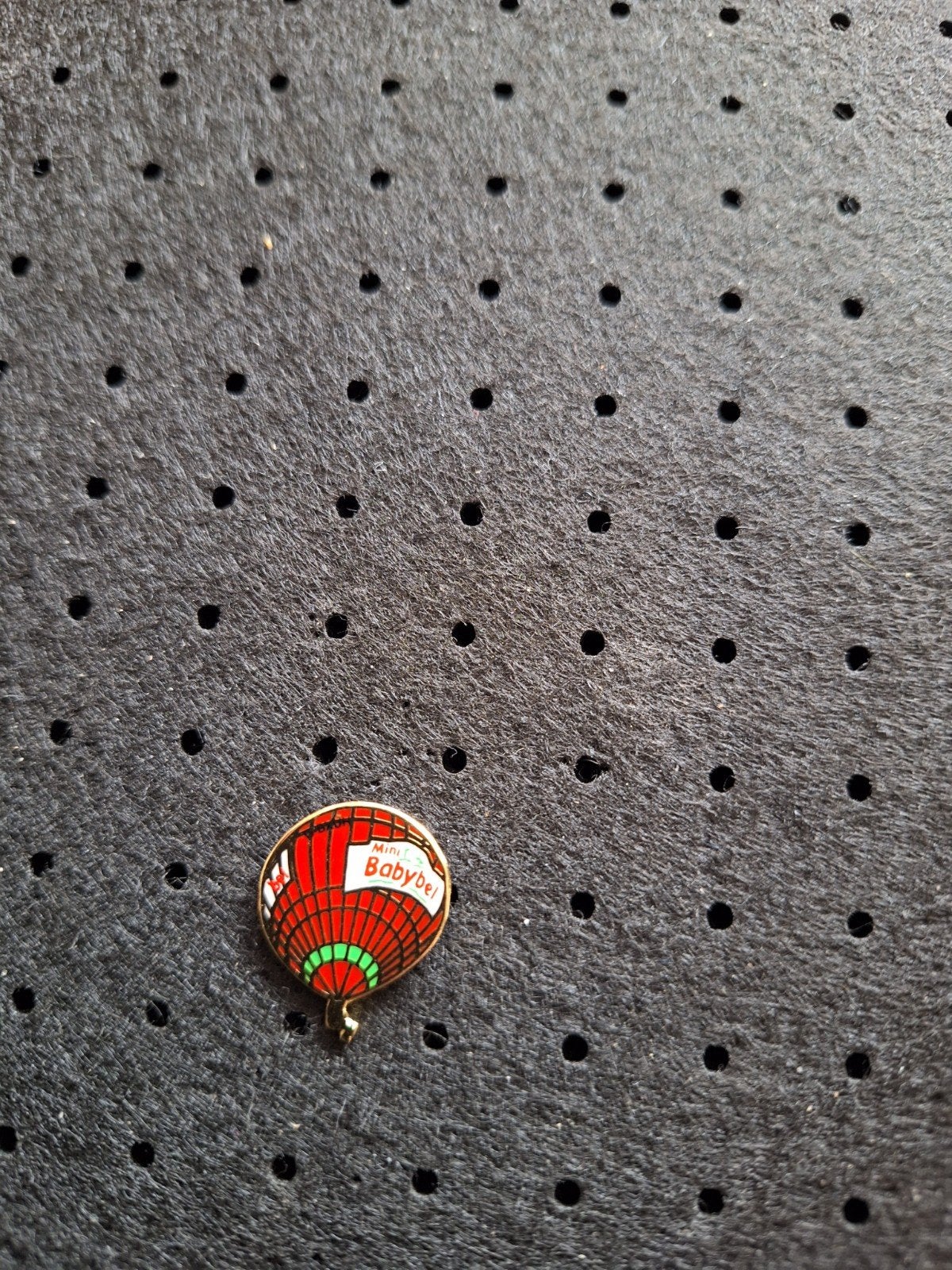 Mini Babybel Speldje - Reclame Pin, Ophalen of Verzenden, Gebruikt, Merk, Speldje of Pin