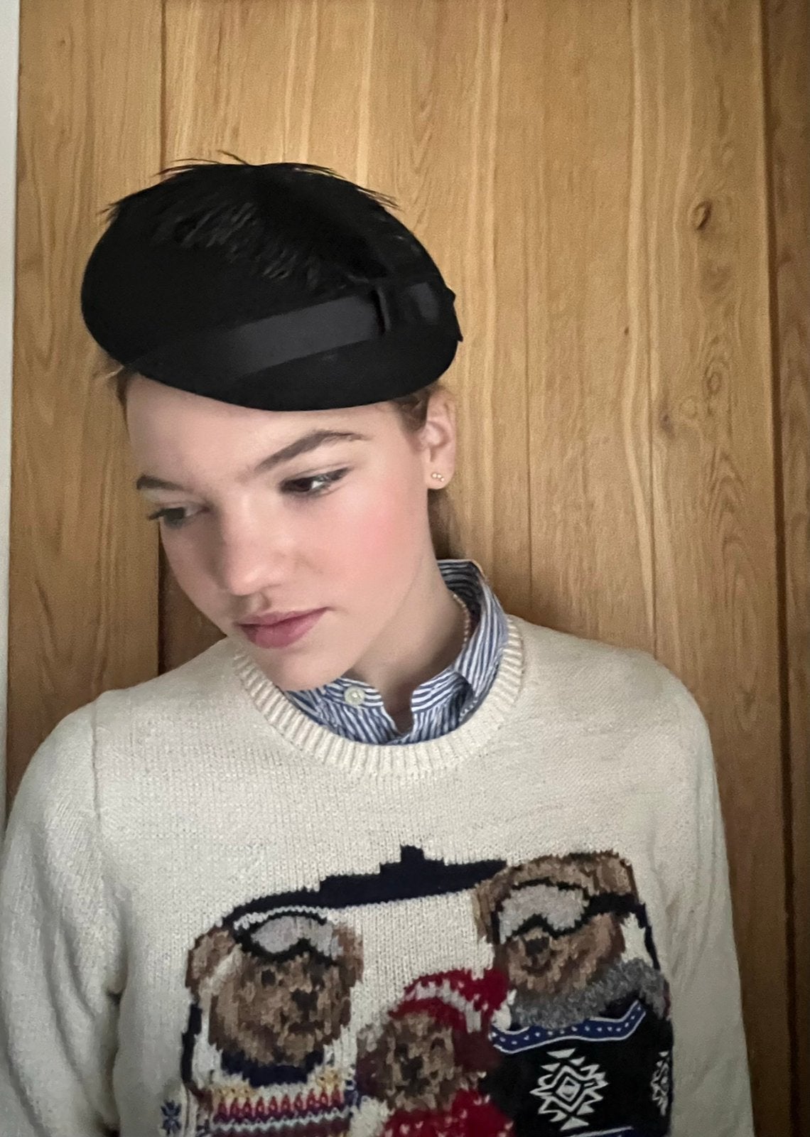 Chic zwart dames dopje met strik, veer, hoed, fascinator, Ophalen of Verzenden, Nieuw, One size fits all, Hoed