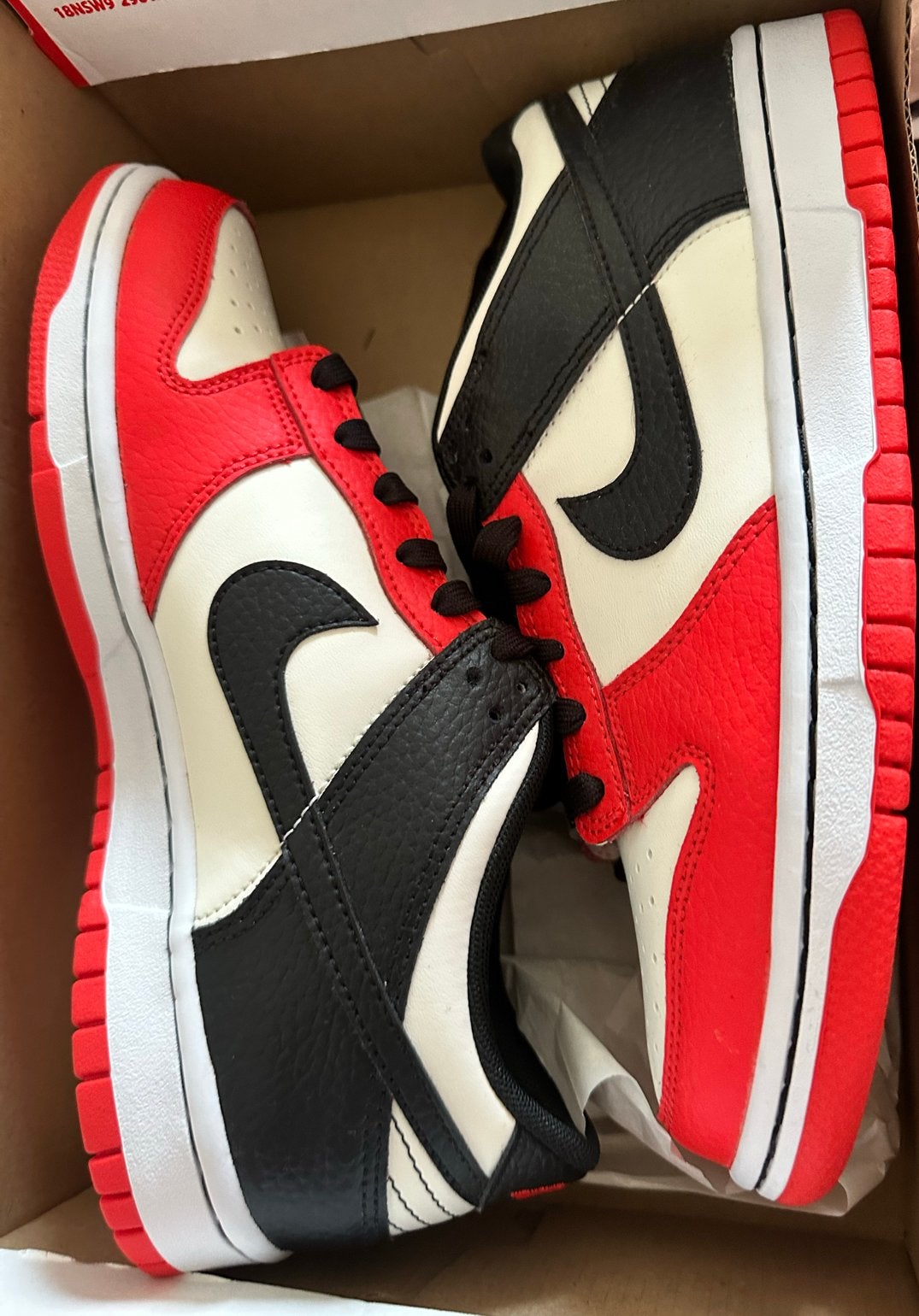 Gloednieuwe sneakers maat 39 in doos, Ophalen of Verzenden, Nieuw, Rood, Sneakers of Gympen
