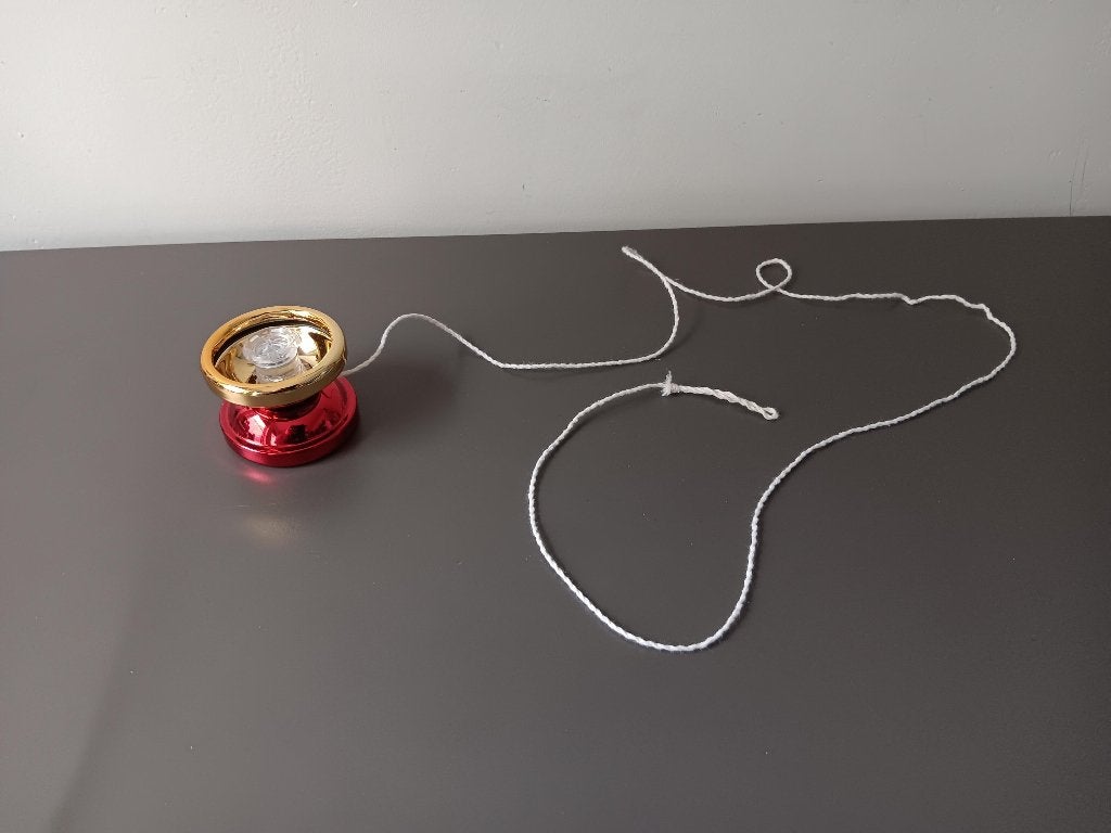 Klassieke jojo rood en goud, Kinderen en Baby's, Ophalen of Verzenden, Gebruikt, Jongen of Meisje