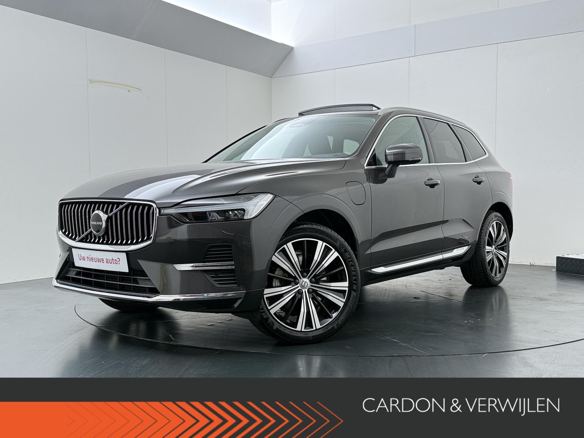 Volvo XC60 2.0 T6 Plug-in hybrid AWD Core Bright | 350 PK |, Auto's, Volvo, 12 maanden, Stof, Gebruikt, Euro 6