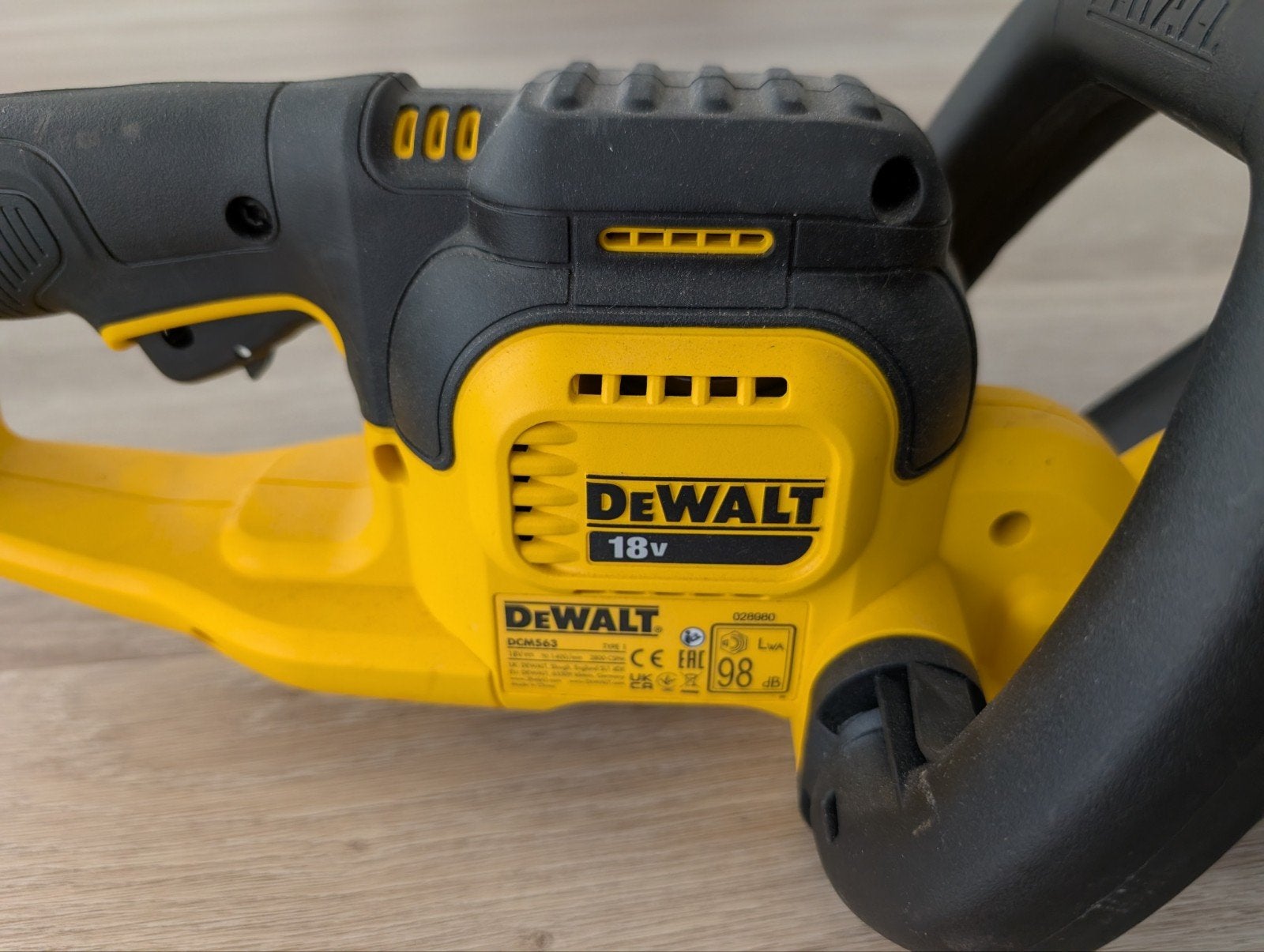 DeWalt DCM563 Heggenschaar 18V (zonder accu), Ophalen of Verzenden, Zo goed als nieuw, Accu, DeWalt