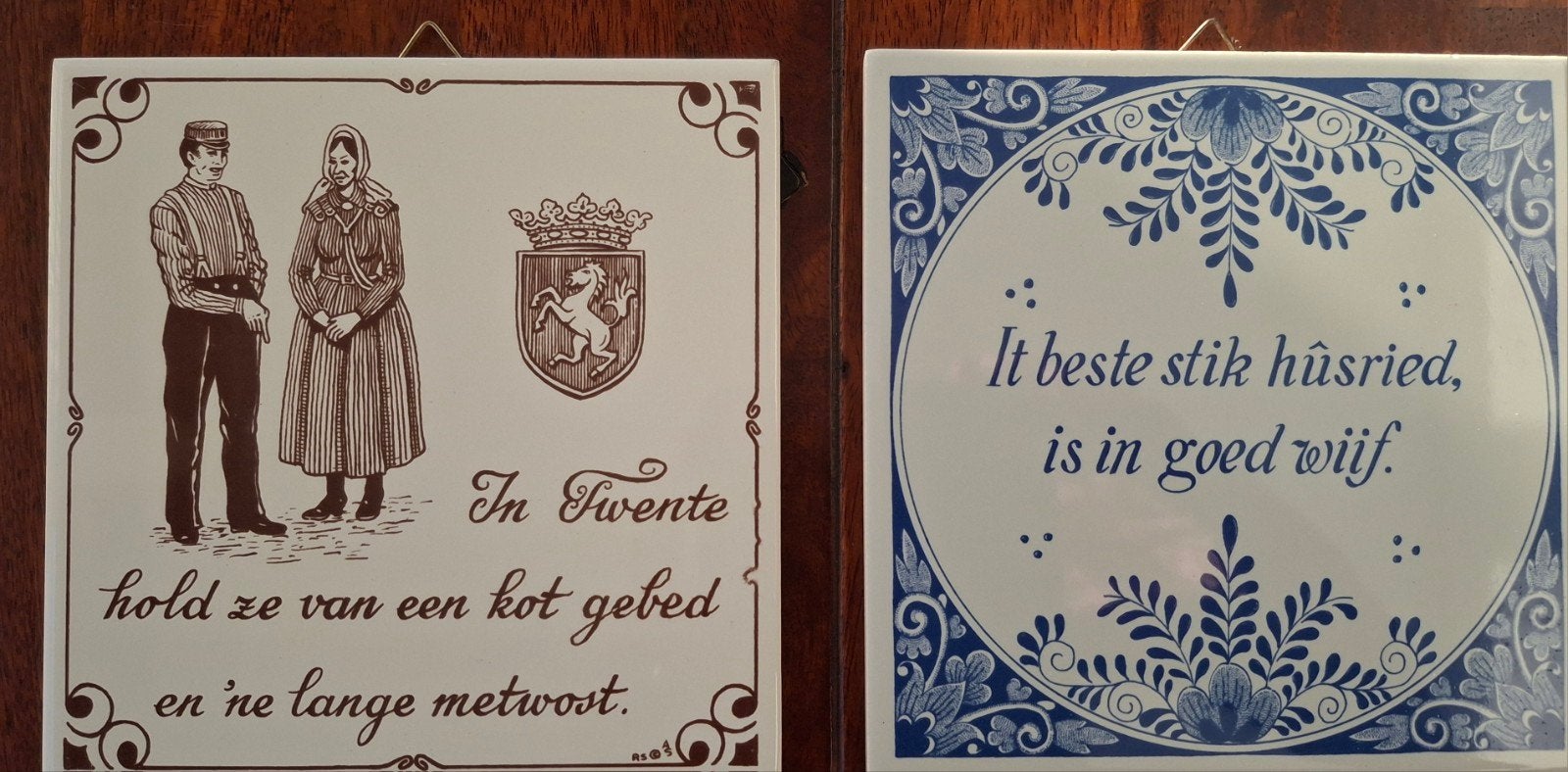 Twee mooie tegeltjes uit Friesland en Twente, Antiek en Kunst, Antiek | Wandborden en Tegels, Ophalen of Verzenden